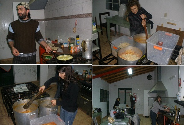 Venta de comida en Gure Etxe Maitea 2012 01
